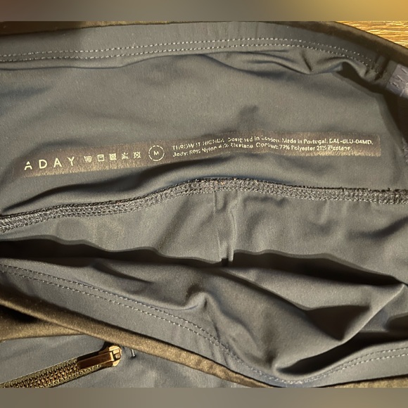 A Day Throw It Higher Leggings - Picture 4 of 4